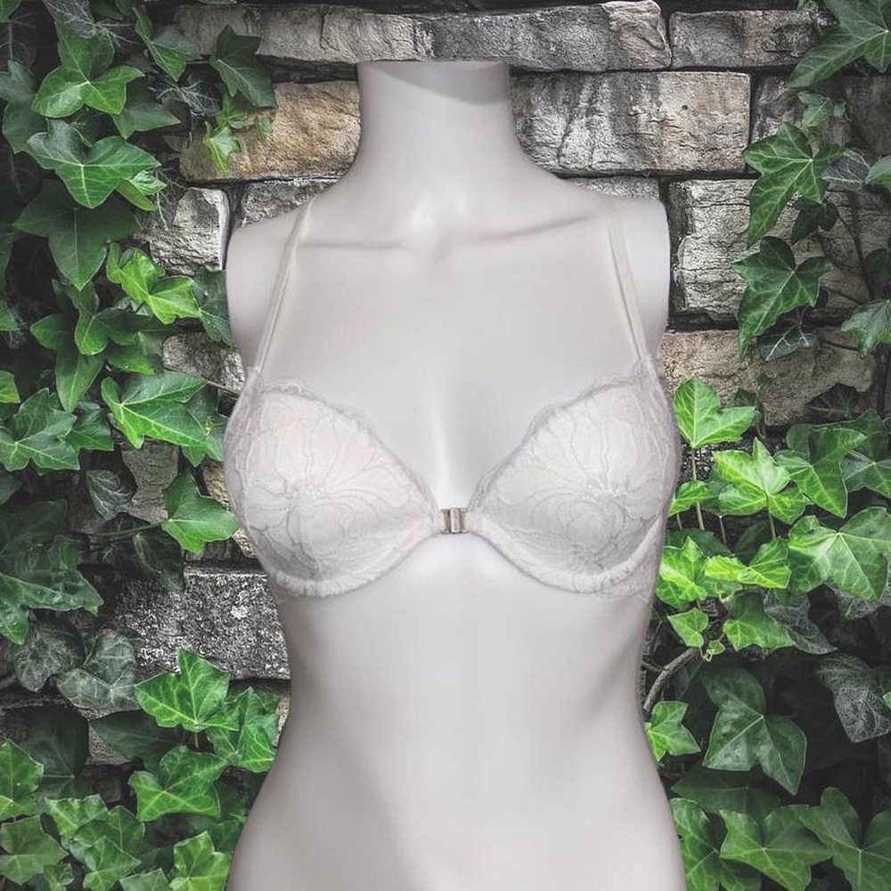 White laced bra 🤍